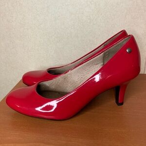 Life Stride Parigi Red Patent Leather Women's Pumps